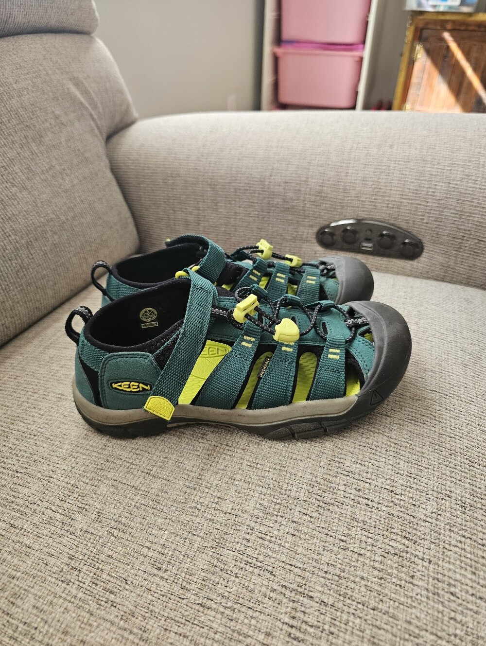 KEEN Kids' Newport H2 Closed Toe Water Sandals - Picture 3 of 7